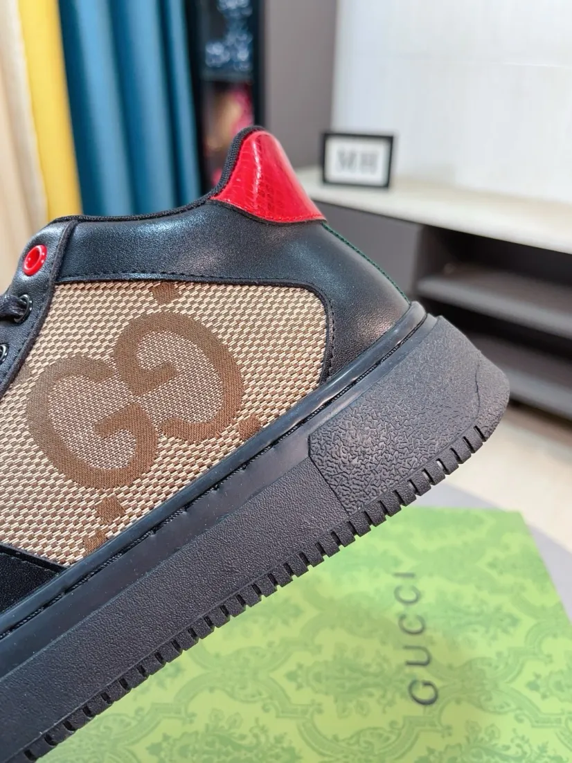Men's shoes 💰420🌹🌹GUCCI [Gucci] New high-top men's shoes, a high-end brand, the latest fashionable casual men's shoes, trendy and versatile, relaxed and sporty style, uppers imported from Italy, first-layer cowhide, genuine leather lining, and ultra-fine workmanship. Original personalized fashionable rubber wear-resistant outsole, light and comfortable on the foot, size 38-44